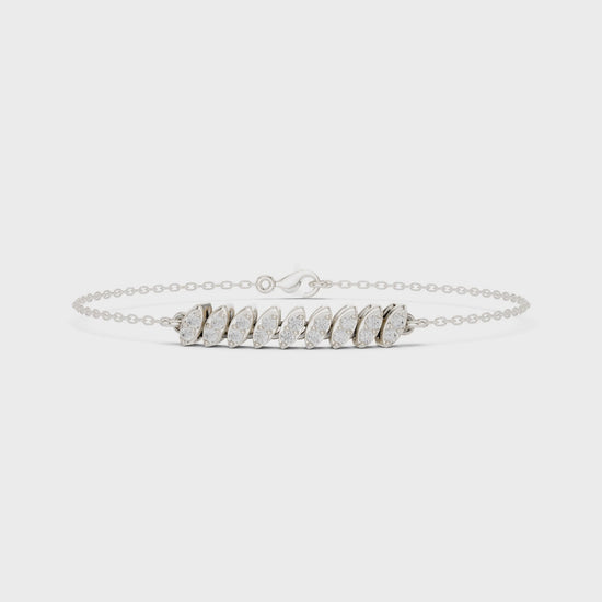 Marquise twist chain bracelet with graduated leaf motif centre detailing