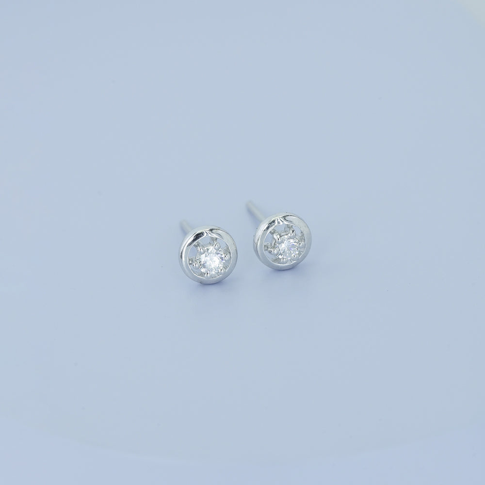 Round halo stud earrings with six claw raised centre and circular border